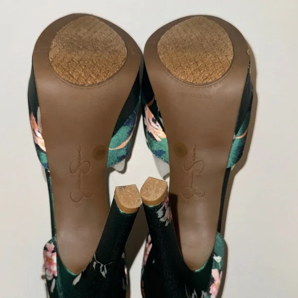 Jessica Simpson Dark Green Floral Heels - Picture 7 of 7